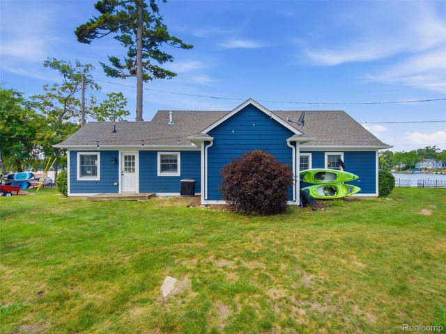 587 Westpointe Court, Lake Orion Village, MI 48362