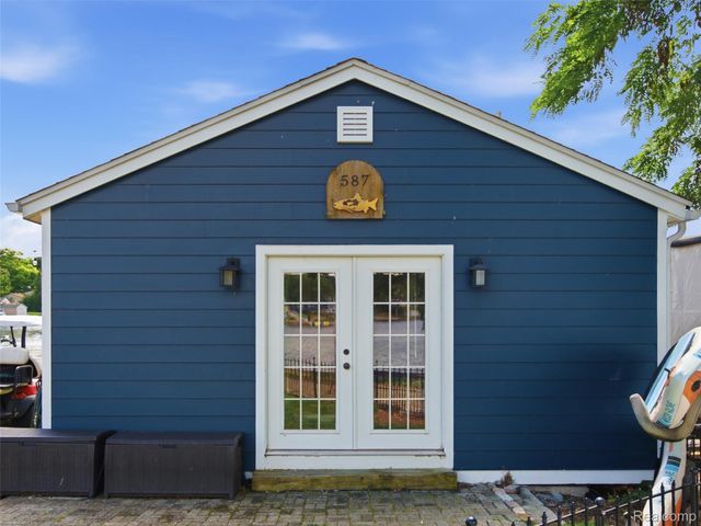587 Westpointe Court, Lake Orion Village, MI 48362