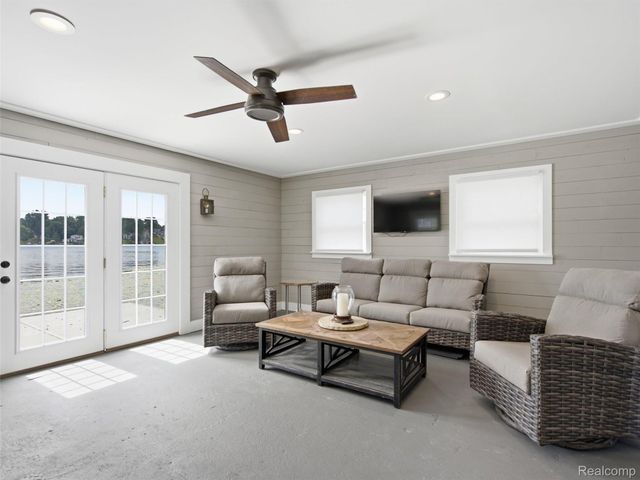 587 Westpointe Court, Lake Orion Village, MI 48362