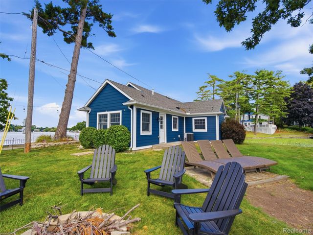 587 Westpointe Court, Lake Orion Village, MI 48362