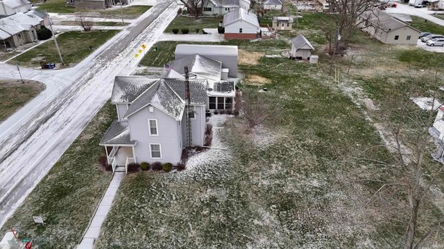 8696 Burrows Road, Burrows, IN 46916