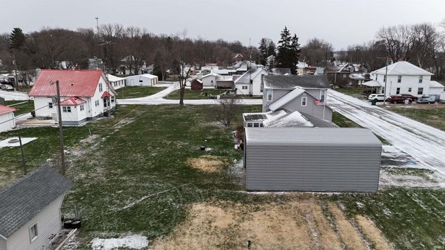 8696 Burrows Road, Burrows, IN 46916