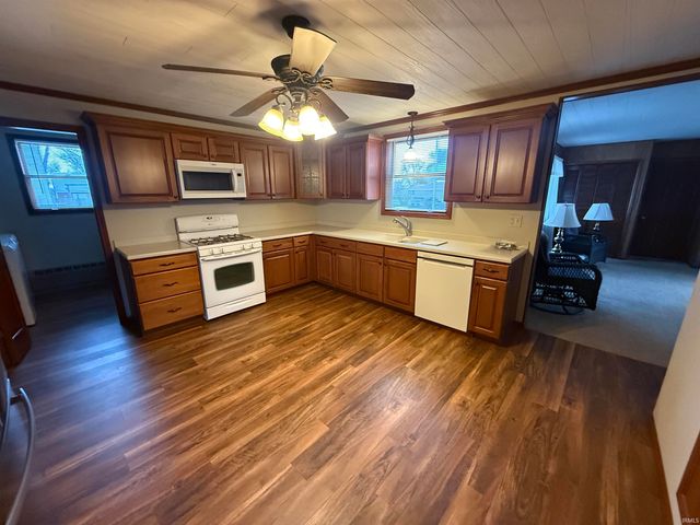 8696 Burrows Road, Burrows, IN 46916