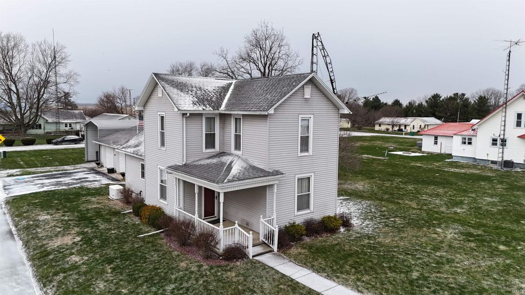 8696 Burrows Road, Burrows, IN 46916