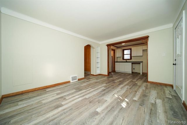 4462 1st Street, Wayne, MI 48184