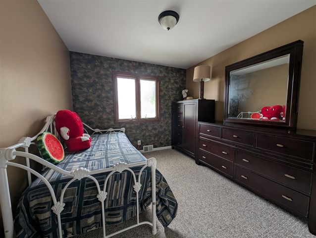 16318 Wellington Avenue, Roseville, MI 48066