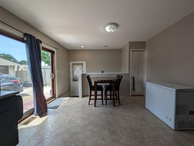 16318 Wellington Avenue, Roseville, MI 48066