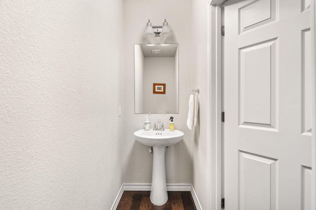 4701 Star Jasmine DR 105, Austin, TX 78723