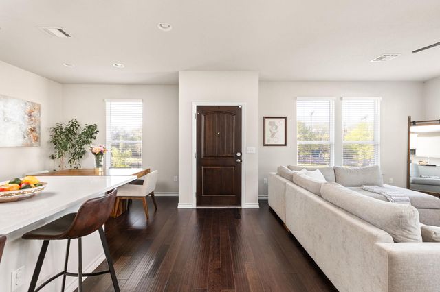 4701 Star Jasmine DR 105, Austin, TX 78723