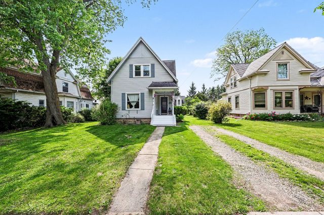 222 Monroe Street, Saline, MI 48176