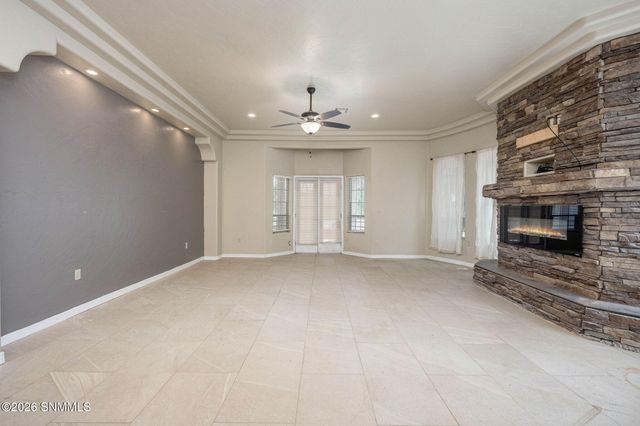 304 Las Flores Circle, La Mesa, NM 88044