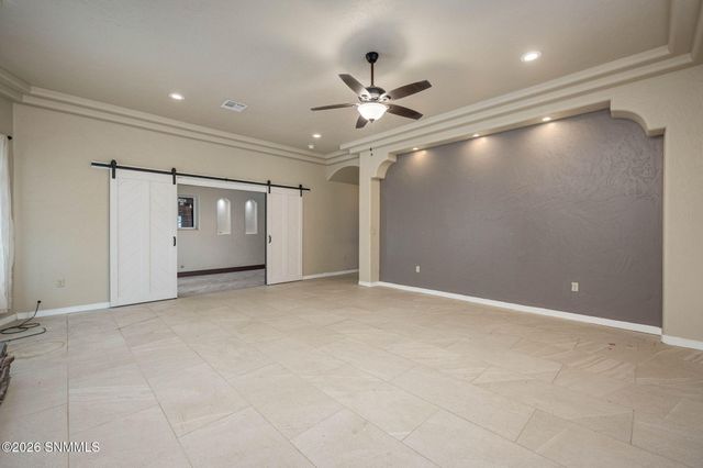 304 Las Flores Circle, La Mesa, NM 88044