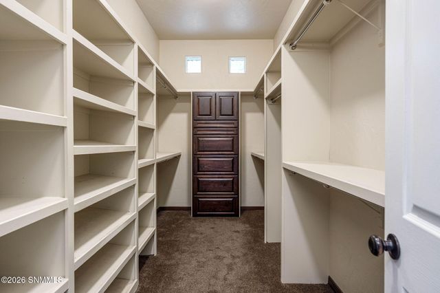 304 Las Flores Circle, La Mesa, NM 88044