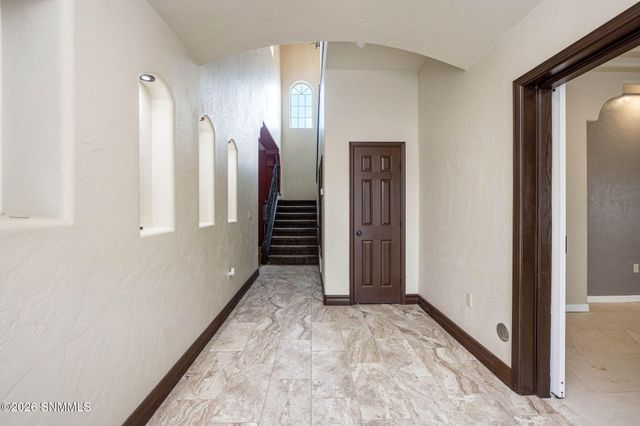 304 Las Flores Circle, La Mesa, NM 88044