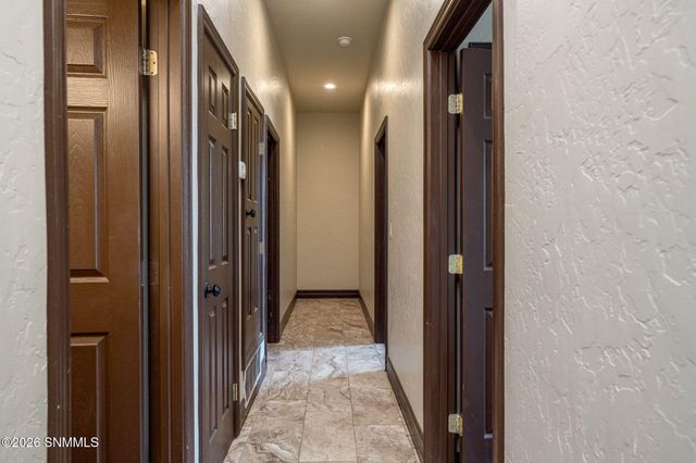 304 Las Flores Circle, La Mesa, NM 88044
