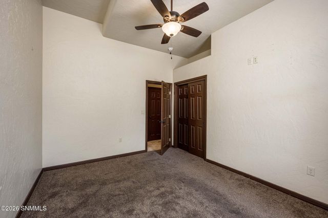304 Las Flores Circle, La Mesa, NM 88044