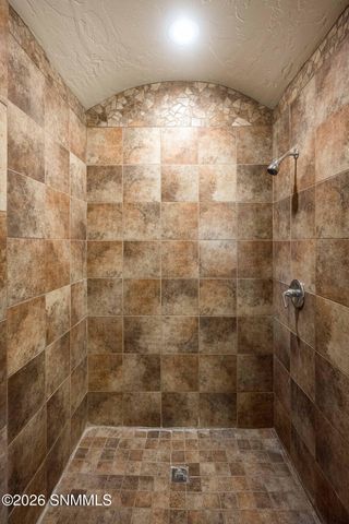 304 Las Flores Circle, La Mesa, NM 88044