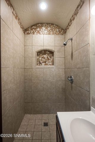 304 Las Flores Circle, La Mesa, NM 88044