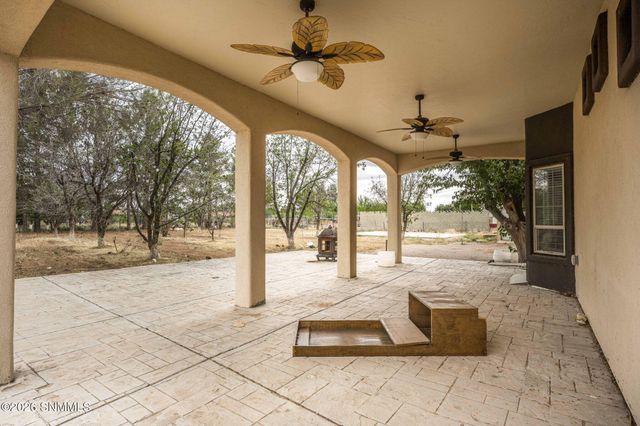 304 Las Flores Circle, La Mesa, NM 88044