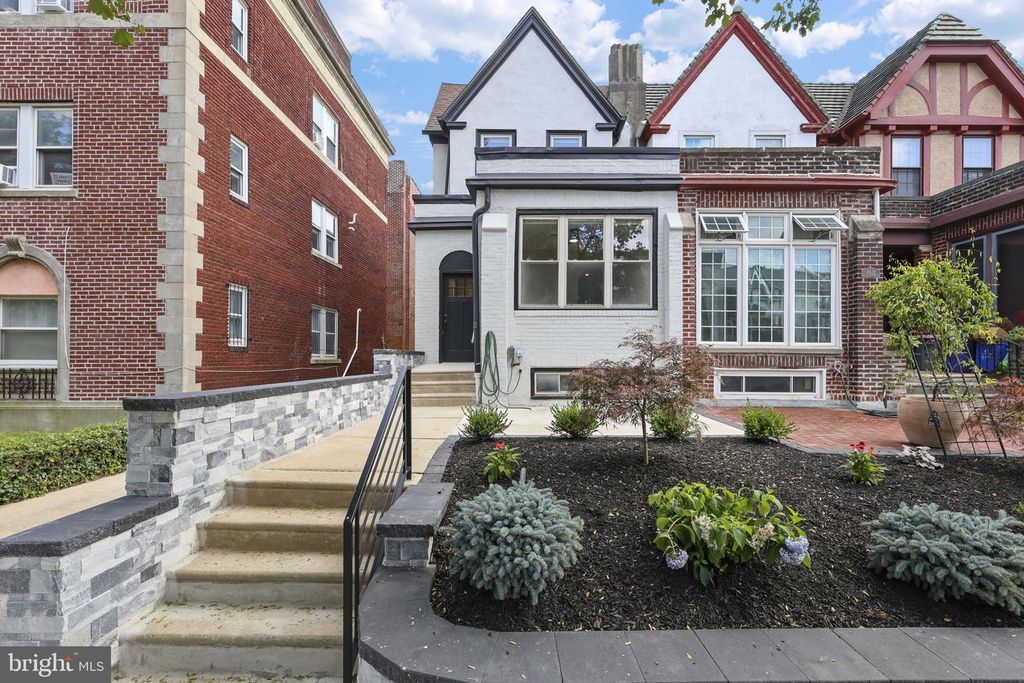 4910 PINE ST, Philadelphia, PA 19143