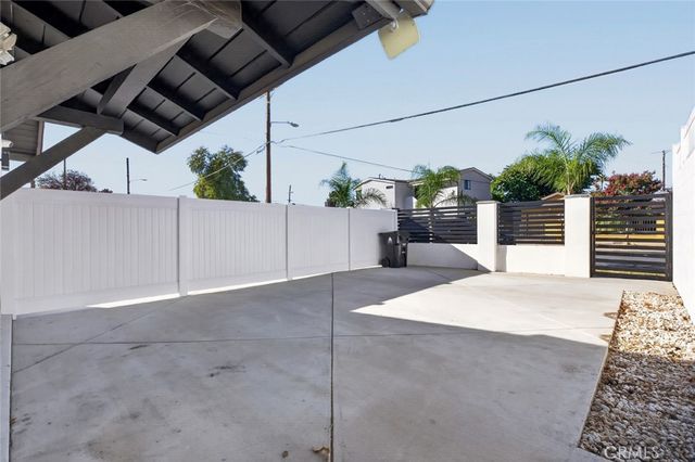 13214 Stagg Street, North Hollywood, CA 91605