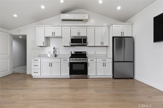 13214 Stagg Street, North Hollywood, CA 91605