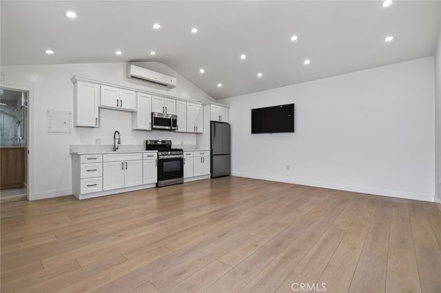13214 Stagg Street, North Hollywood, CA 91605