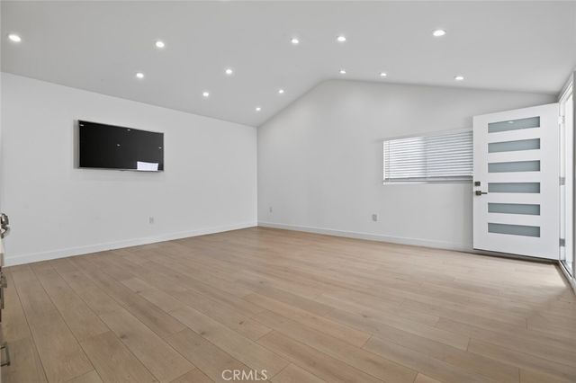 13214 Stagg Street, North Hollywood, CA 91605