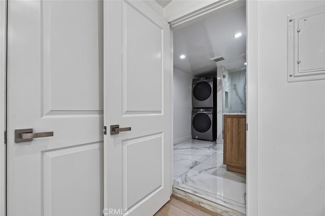 13214 Stagg Street, North Hollywood, CA 91605