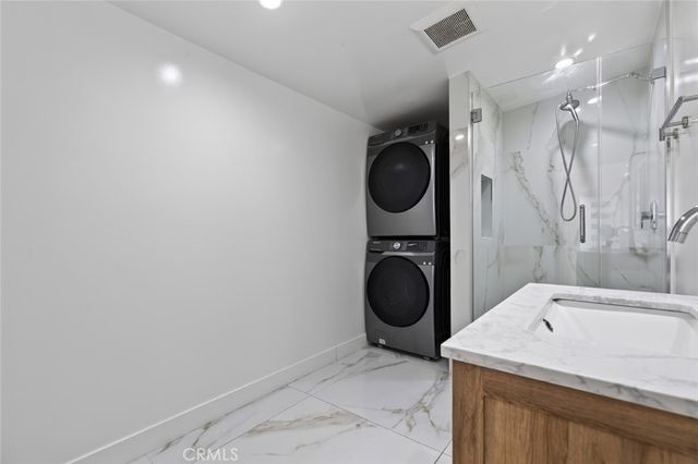 13214 Stagg Street, North Hollywood, CA 91605