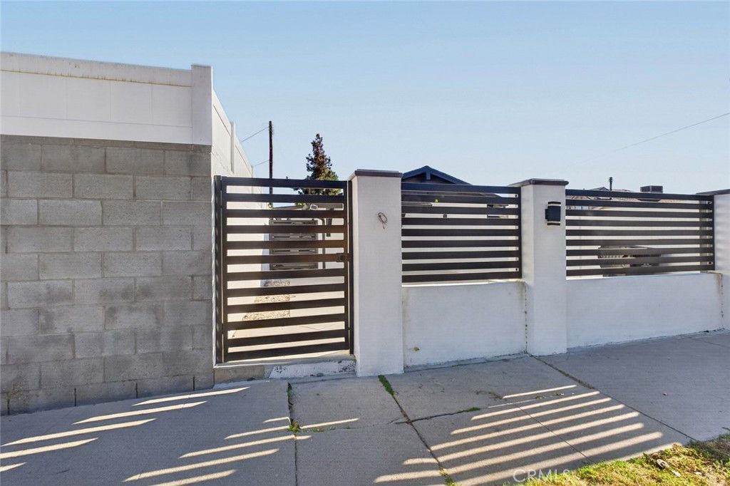 13214 Stagg Street, North Hollywood, CA 91605