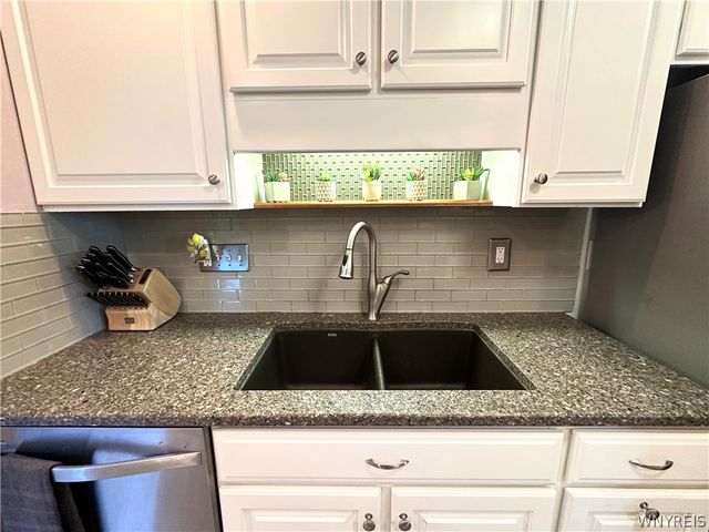 119 Treehaven Road, West Seneca, NY 14224