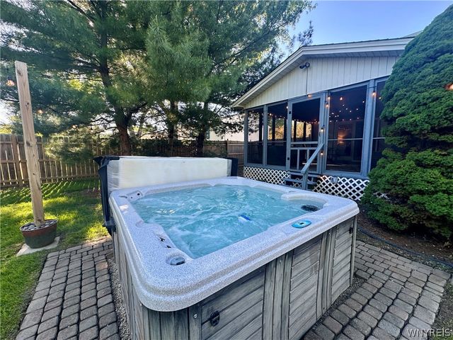 119 Treehaven Road, West Seneca, NY 14224