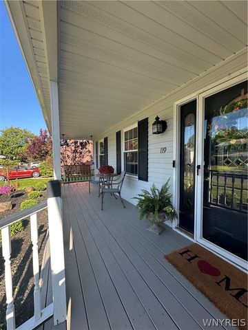 119 Treehaven Road, West Seneca, NY 14224