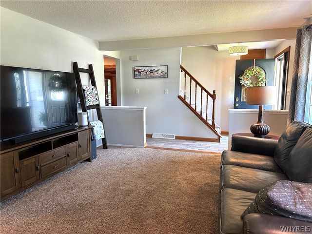 119 Treehaven Road, West Seneca, NY 14224