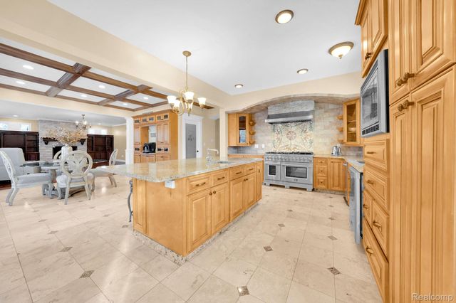 6900 Franklin Road, Bloomfield Hills, MI 48301