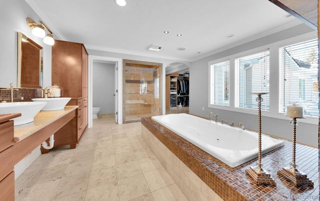 6900 Franklin Road, Bloomfield Hills, MI 48301