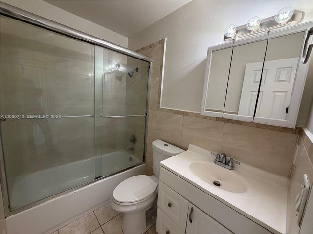 432 Lakeside Drive 257, Margate, FL 33063