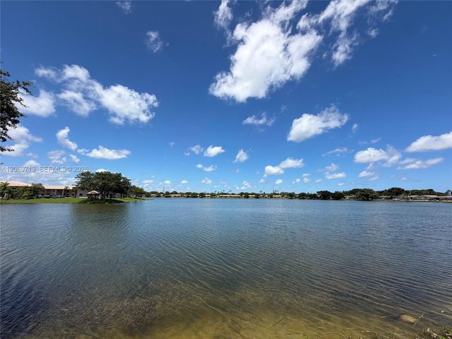 432 Lakeside Drive 257, Margate, FL 33063