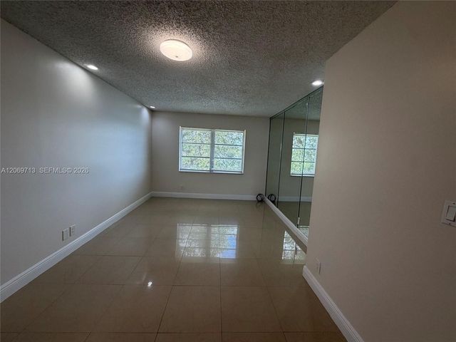 432 Lakeside Drive 257, Margate, FL 33063