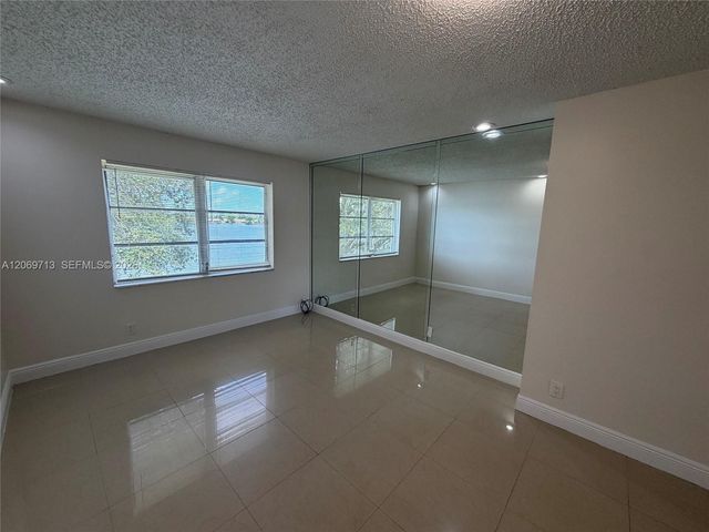 432 Lakeside Drive 257, Margate, FL 33063