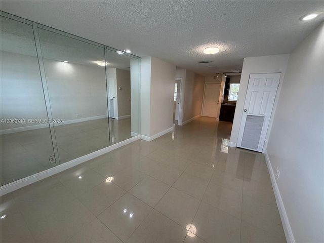 432 Lakeside Drive 257, Margate, FL 33063