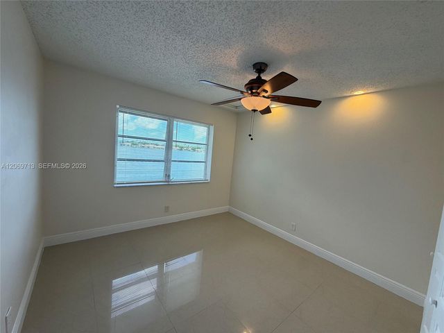 432 Lakeside Drive 257, Margate, FL 33063