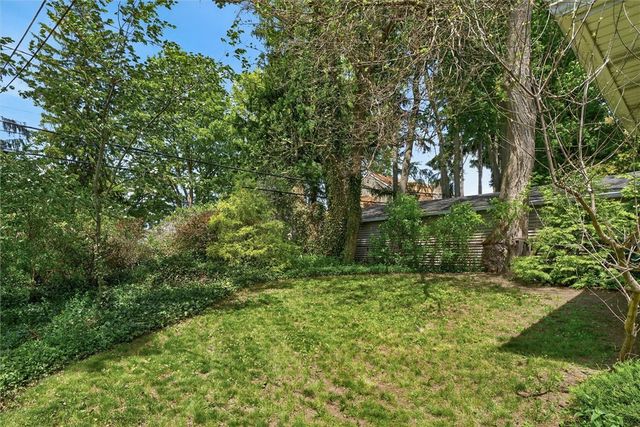 105 Beresford Road, Rochester, NY 14610