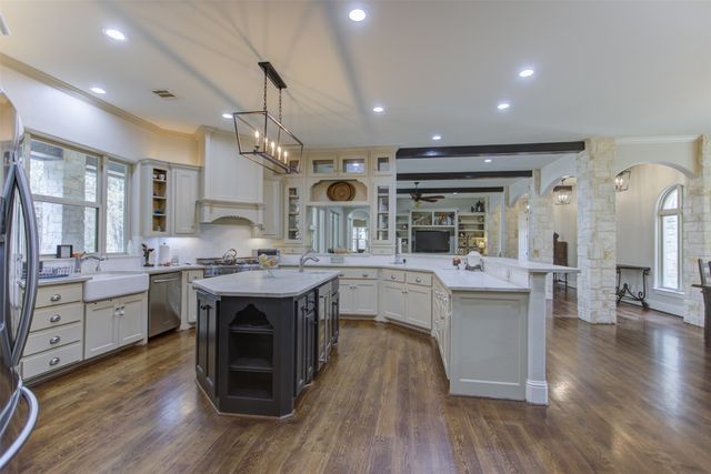 122 Forest Creek Circle, Weatherford, TX 76088