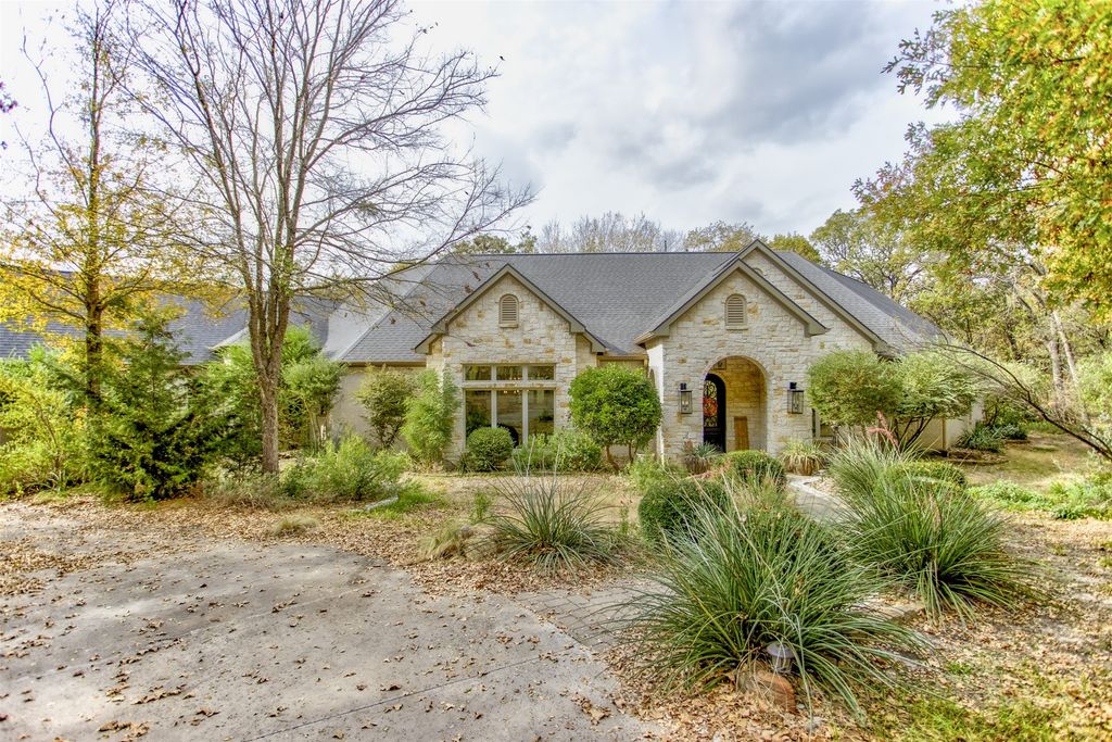 122 Forest Creek Circle, Weatherford, TX 76088