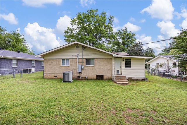 1904 S Boulder Place, Russellville, AR 72801