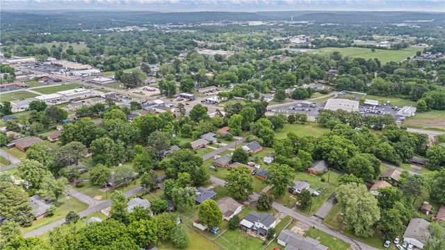 1904 S Boulder Place, Russellville, AR 72801