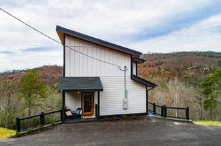 1113 Mathis Hollow Road, Gatlinburg, TN 37738