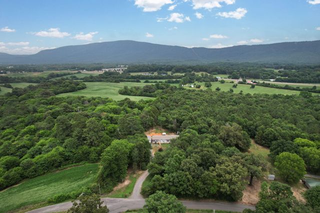 326 Mcclure Road, Benton, TN 37307